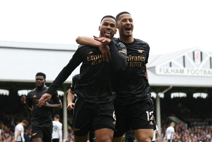 Thắng đậm Fulham, Arsenal giữ vững ngôi đầu