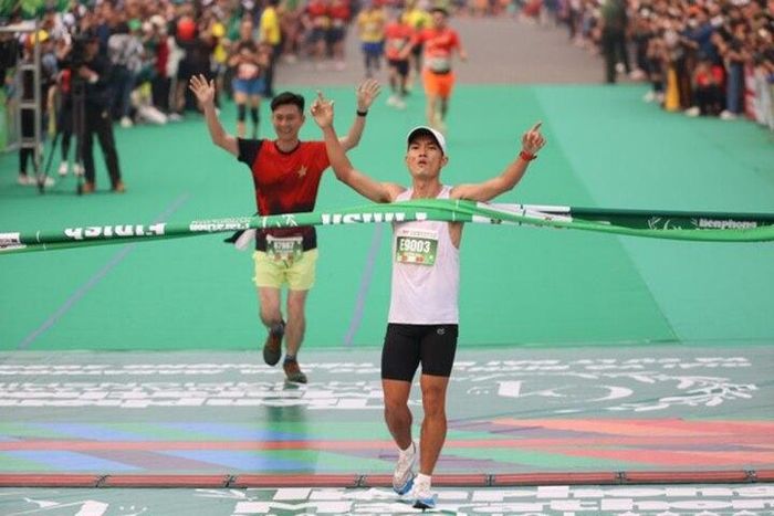 Hoàng Nguyên Thanh lần thứ tư vô địch marathon ở giải chạy kỷ lục Việt Nam